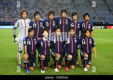 U-20U-20 Giappone team group (JPN), 19 agosto 2012 - Calcio : Giappone team group (L-R) Sakiko Ikeda, Hikari Takagi, Ayaka Michigami, Haruka Hamada, Mayo Doko, Mina Tanaka, anteriore; Yushika Nakamura, Nozomi Fujita, Hikaru Naomoto, Ayu Nakada, Hanae Shibata pongono prima della FIFA U-20 Coppa del Mondo Donne Giappone 2012 Gruppo un match tra Giappone 4-1 Mexico di Miyagi Stadium di Miyagi, Giappone. (Foto da Toshihiro Kitagawa/AFLO) Foto Stock