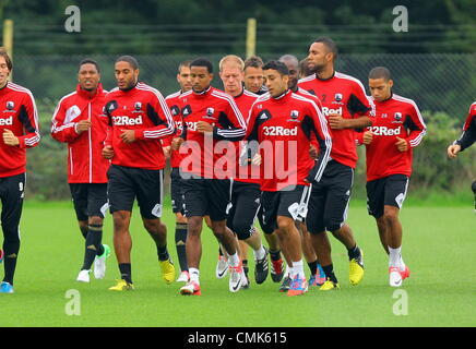 Foto di fila anteriore L-R: Ashley Williams, Scott Sinclair e Neil Taylor. Martedì 21 Agosto 2012 Re: Barclay's Premier League lato Swansea City Football Club la formazione a Llandarcy, South Wales, Regno Unito. Credito: D Legakis / Alamy Live News Foto Stock