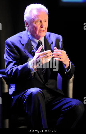 Agosto 21, 2012 - Toronto, Canada - Accademia premiato attore Jon Voight come featured ospite presso la federazione Uja di Greater Toronto's UJA 2013 Lancio Campaigh presso il Fairmont Royal York Hotel. (DCP/N8N) Foto Stock