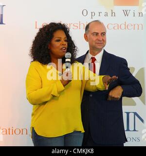 Oprah Winfrey con Frank Kaminski, presidente di Kaminski aste. Foto Stock