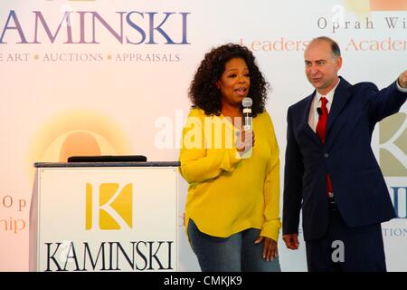 Oprah Winfrey con Frank Kaminski, presidente di Kaminski aste. Foto Stock