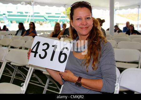 Oprah asta - Patricia dal Brasile era il miglior offerente su uno specchio Foto Stock
