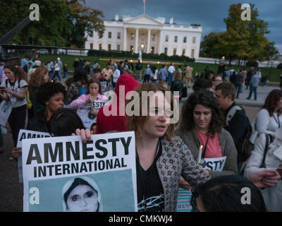Washington, DC, Stati Uniti d'America. 2° Nov, 2013. Gli attivisti con Amnesty International ha protestato drone esecuzioni extragiudiziali e potenza. Credito: Ann poco/Alamy Live News Foto Stock