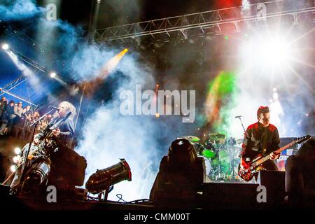 New Orleans, Louisiana, Stati Uniti d'America. 3 Novembre, 2013. La cura di eseguire a Voodoo Musica e Arti esperienza a New Orleans. © Marc Nader/ZUMAPRESS.com/Alamy Live News Foto Stock