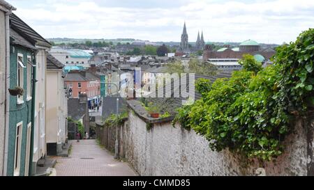 Vista dal trimestre in salita Shandon su parti di sughero, in background San Finnbarr's Cathedral, foto scattata il 24 maggio 2013. Con una popolazione di circa 120.000 abitanti Cork è la seconda città più grande dello stato dell'Irlanda. Foto: Frank Baumgart Foto Stock