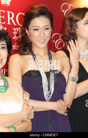 Hong Kong, Cina. 5 Novembre, 2013. L'attrice Linda Chung assiste l'arte della natura mostra a Hong Kong, Cina martedì 5 novembre 2013. © TopPhoto/Alamy Live News Foto Stock