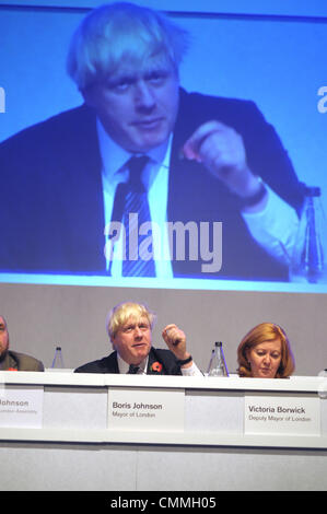 Londra, Regno Unito. 5 novembre 2013. Boris Johnson soddisfa i londinesi alla domanda della gente volta tenutasi presso l'Imperial College di Londra 05/11/2013 Credit: JOHNNY ARMSTEAD/Alamy Live News Foto Stock