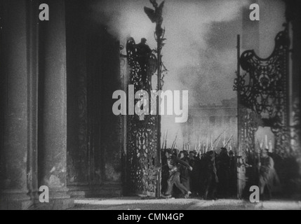 Ottobre 1917 dieci giorni che hanno scosso il mondo 1928 Sergei Eisenstein M DIR GRIGORI ALEKSANDROV DIR 003 COLLEZIONE MOVIESTORE LTD Foto Stock