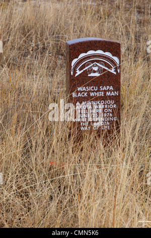 MT, Little Bighorn Battlefield National Monument, Headstone marcatore laddove Lakota guerriero caduto Giugno 25, 1876 Foto Stock