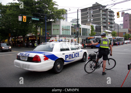 Vancouver auto della polizia e del ciclo cop, Vancouver, Canada Foto Stock