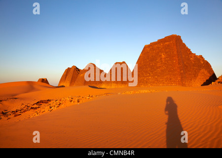 Le Piramidi di Meroe, Sudan settentrionale, Africa Foto Stock