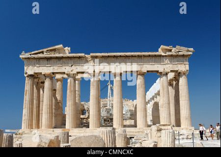 Acropoli. Atene. La Grecia. Vista di oriente (anteriore) facciata della famosa icona e punto di riferimento di Atene tempio del Partenone Foto Stock