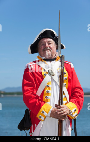 Soldato britannico durante la rievocazione del Capitano Cook's Landing, Cooktown, Queensland, Australia Foto Stock