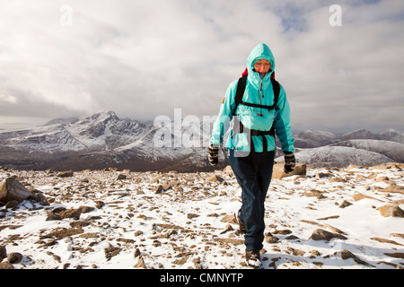 La vista ovest nell'Cuillins da Dearg Beinn Mhor vertice, dietro Broadford sull'Isola di Skye in Scozia, Regno Unito, Foto Stock