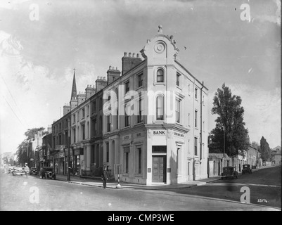 Lloyds Bank Limited, Wolverhampton, circa 1930. I locali di Lloyds Bank sull'angolo di Clifton Street e la cappella e cenere. Il Foto Stock