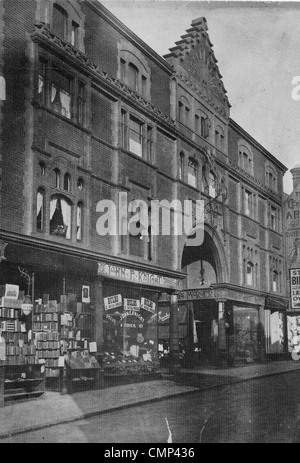 Central Arcade Dudley Street, Wolverhampton, circa 1910. Una vista dell'entrata dell'arcata centrale che ha aperto nel 1902. A Foto Stock