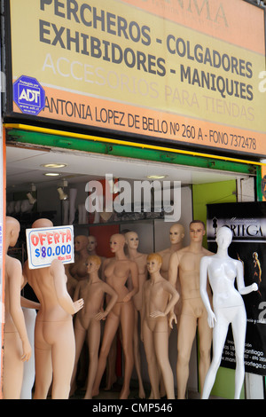 Santiago Chile,Barrio Patronato,Antonia Lopez de bello,attrezzi da negozio,attrezzi da negozio,espositori,maschio,femmina,manichino,vendita case,segno,speciale,Lat Foto Stock