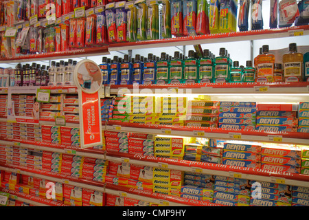 Lima Peru,Santa Ana,Avenida Canaval y Moreyra,shopping shopper shopping shopping negozi mercati di mercato acquisti di vendita, negozi al dettaglio negozi business Foto Stock