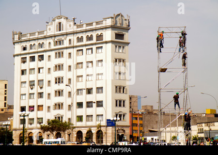 Lima Peru,Real Plaza,Calle Franklin D. Roosevelt,scena di strada,alto edificio,ispanico Latino etnia immigranti minoritari,uomo uomini ma Foto Stock