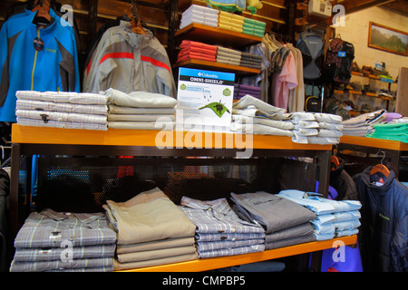 Peru Lima Miraflores Malecon de la Reserva, Larcomar Shopping negozio negozi mercato mercati di mercato di acquisto di vendita, negozio al dettaglio negozi business busines Foto Stock