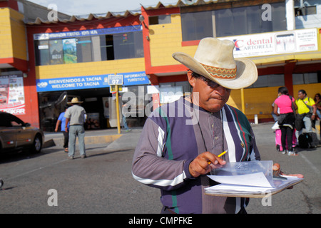 Tacna Perù, Panamericana, Pan American Highway, terminal degli autobus, esterno coordinatore trasporto terra, ispanico latino latino latino immigrato etnico im Foto Stock