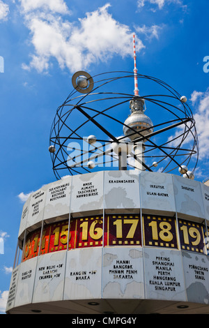Urania Weltzeituhr Worldtime - Orologio - Fernsehturm - torre della televisione - Alex - Alexanderplatz di Berlino, Germania, Europa Foto Stock