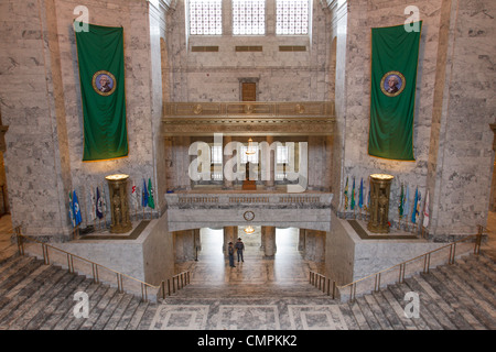 Una lobby in marmo con il banner del Washington State Capitol Building in Olympia Foto Stock