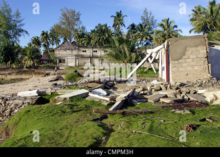 Distruzione in Lagundri Bay, isola di Nias dopo il 28 marzo 2005 grandezza 8. 7 terremoto e tsunami. Sumatra, Indonesia. Foto Stock