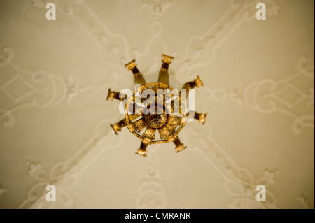 Un soffitto simmetrica struttura presi in un giorno nuvoloso. Foto Stock