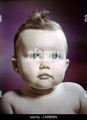 Negli anni quaranta anni cinquanta testa di bambino ritratto di spalla Foto Stock