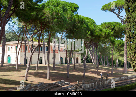 Maneggio a fianco di Piazza di Siena in giardini di Villa Borghese a Roma Foto Stock