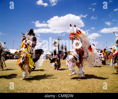 Anni Novanta POW WOW nativi americani TENERE LA CONCORRENZA A Arizona State University Tempe Arizona Foto Stock