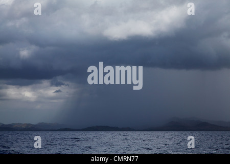 Tempesta di pioggia su Nadi, Viti Levu, Figi e Sud Pacifico Foto Stock