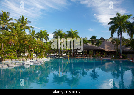 Piscina, Outrigger sulla Laguna Resort, Coral Coast, Viti Levu, Figi e Sud Pacifico Foto Stock