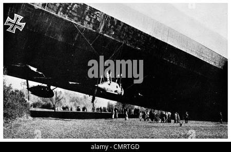 1918 zeppelin tedeschi ritagliati dal francese Aaviator piloti dirigibile Foto Stock