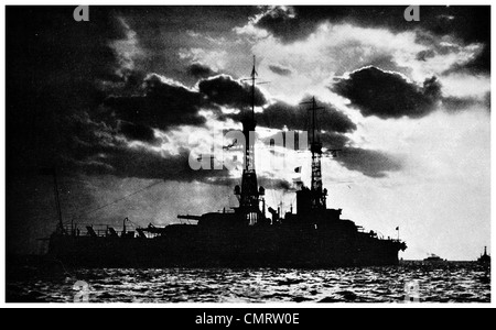 1918 USS Pennsylvania al tramonto corazzata (BB-38) era la nave di piombo della Pennsylvania-classe corazzata Foto Stock