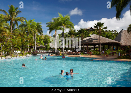 Piscina, Outrigger sulla Laguna Resort, Coral Coast, Viti Levu, Figi e Sud Pacifico Foto Stock