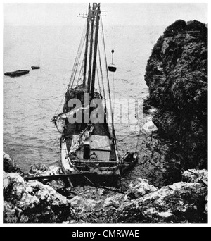 1918 Navassa faro unisce i membri di calcestruzzo servizio West Indies tower Schooner Lulu Bay Foto Stock