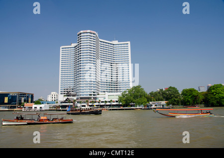 Thailandia, Bangkok. Royal Orchid Sheraton hotel si trova lungo le rive del fiume Chao Phraya. Foto Stock
