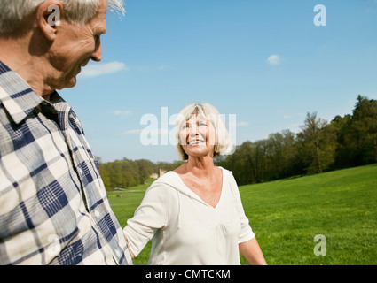 Coppia senior sorridente Foto Stock