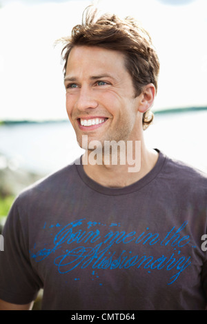 Close-up di uomo sorridente Foto Stock