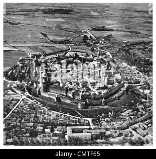 1925 Città fortificata di Carcassonne vista aerea Foto Stock