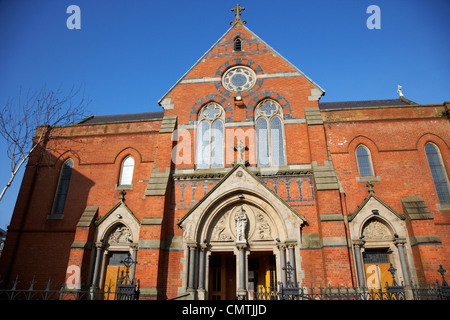 Saint pauls chiesa cattolica romana falls road west belfast Irlanda del Nord Regno Unito Foto Stock