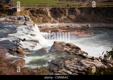 Maruia Falls, Tasmania, Nuova Zelanda. Questa cascata è stato creato durante un terremoto nel 1929. Foto Stock