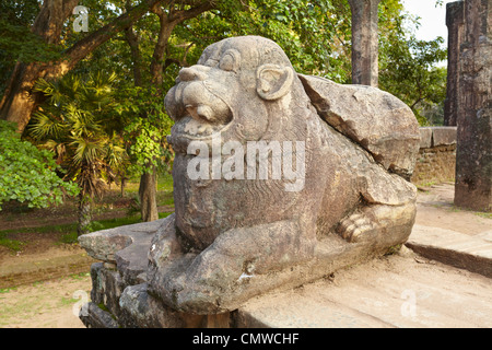 Sri Lanka - rovine dell antica residenza reale, Polonnaruwa, antica zona della città, patrimonio mondiale dell UNESCO Foto Stock