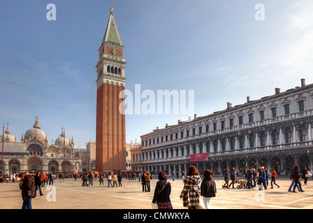 Piazza San Marco e Campanile di San Marco, San Marco, Procuratie Nove, Venezia, Veneto, Italia Foto Stock