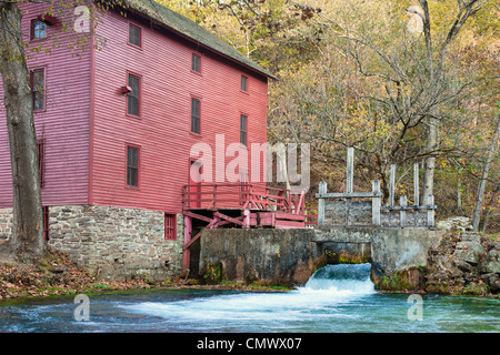 Mill House a molla vicolo missouri in autunno Foto Stock