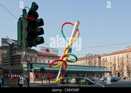 Arte pubblica al di fuori del Piazzale Cadorna Triennale di Milano Foto Stock