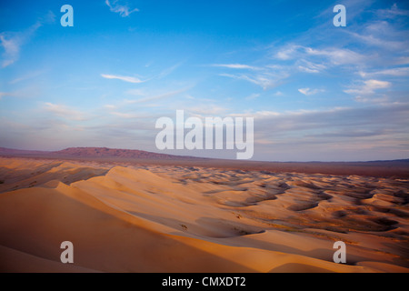 Paesaggio di Khongor duna di sabbia, deserto dei Gobi , Mongolia Foto Stock