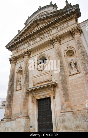 Chiesa bellissima architettura in Ostuni città nel sud italia Foto Stock